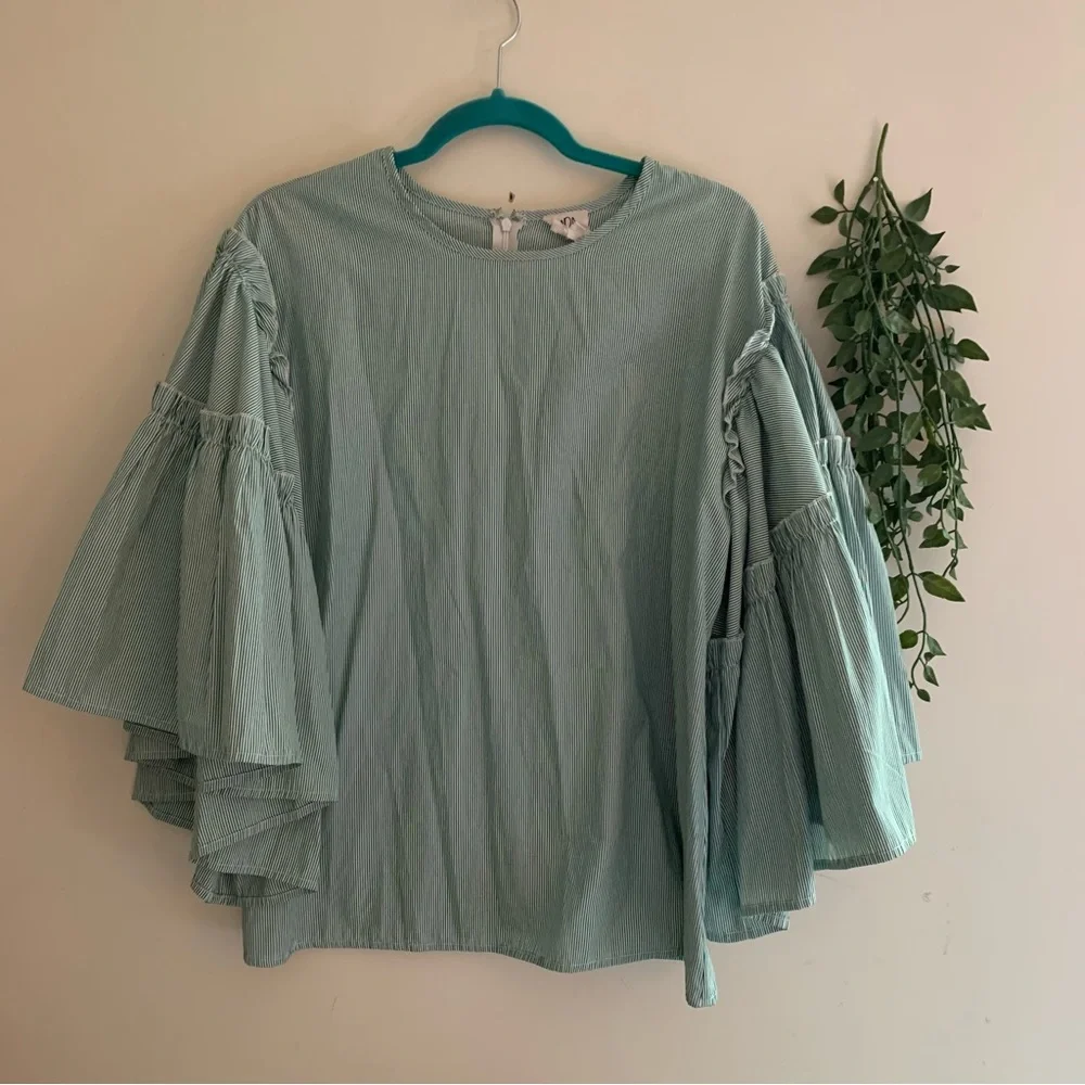 Anthropologie drA bell sleeve blouse sz L